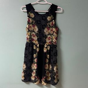 NWOT Floral Sleeveless Dress - Black